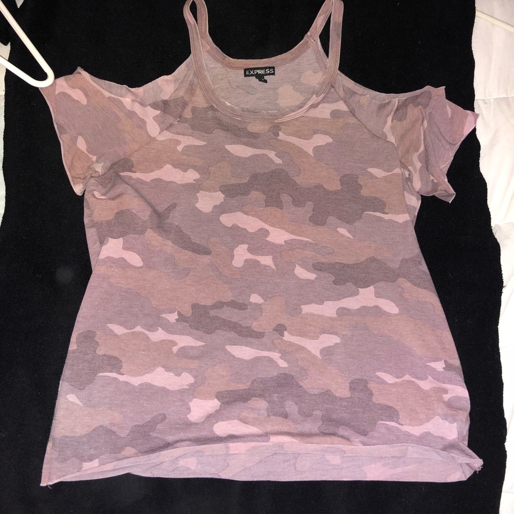 Express blush camo cold shoulder tee